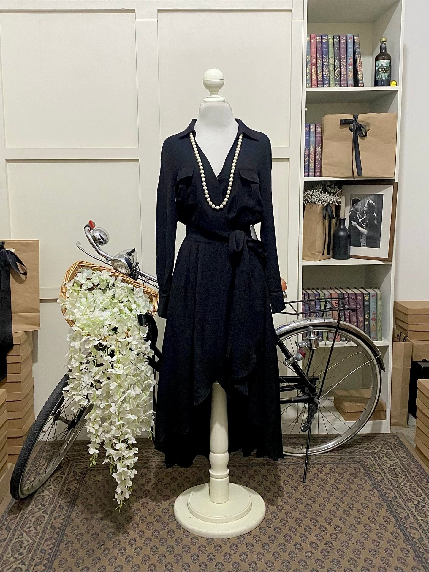 Edda, vestido midi línea A negro manga larga