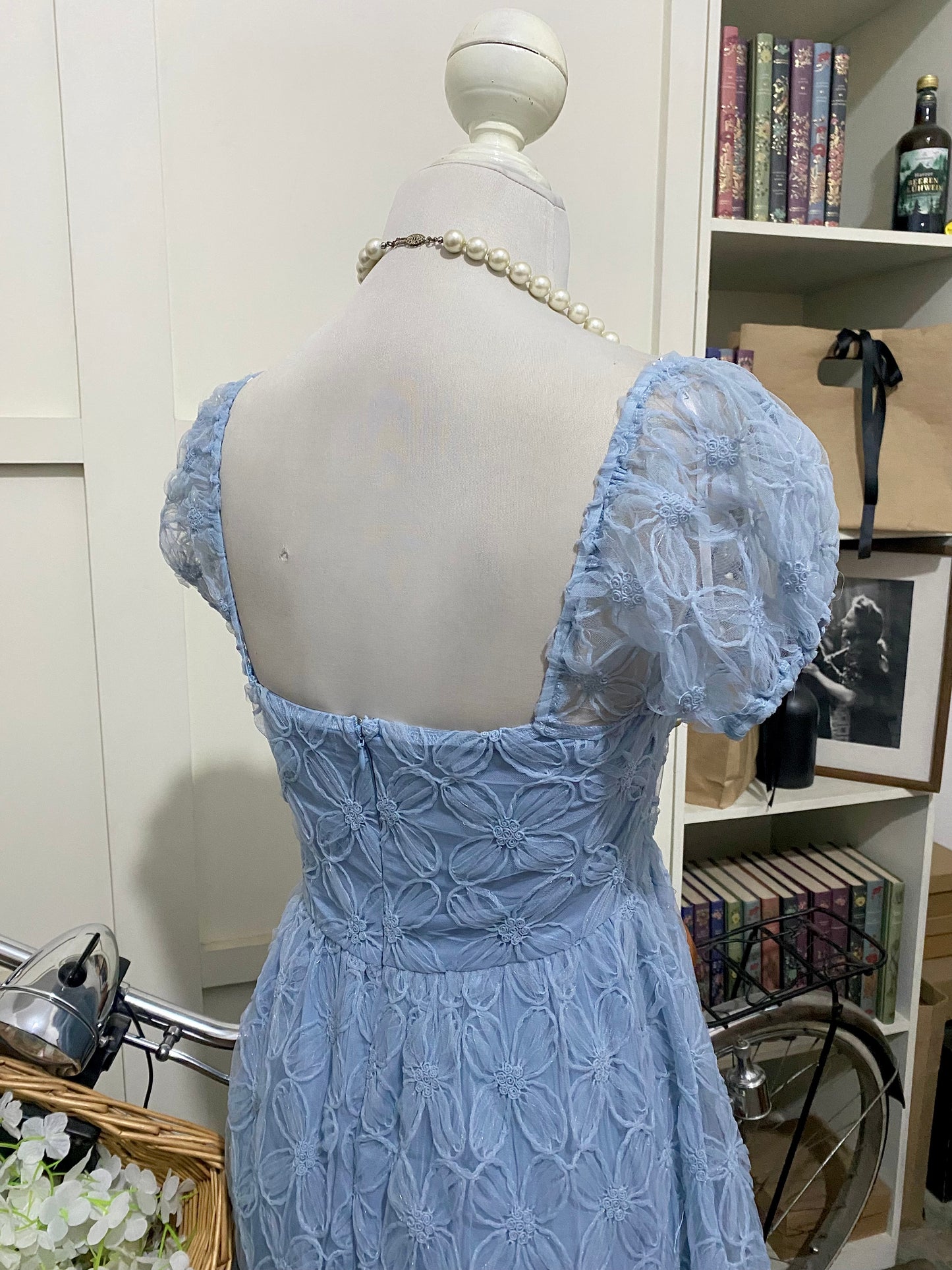 Xana, vestido midi línea A neblina azul manga corta