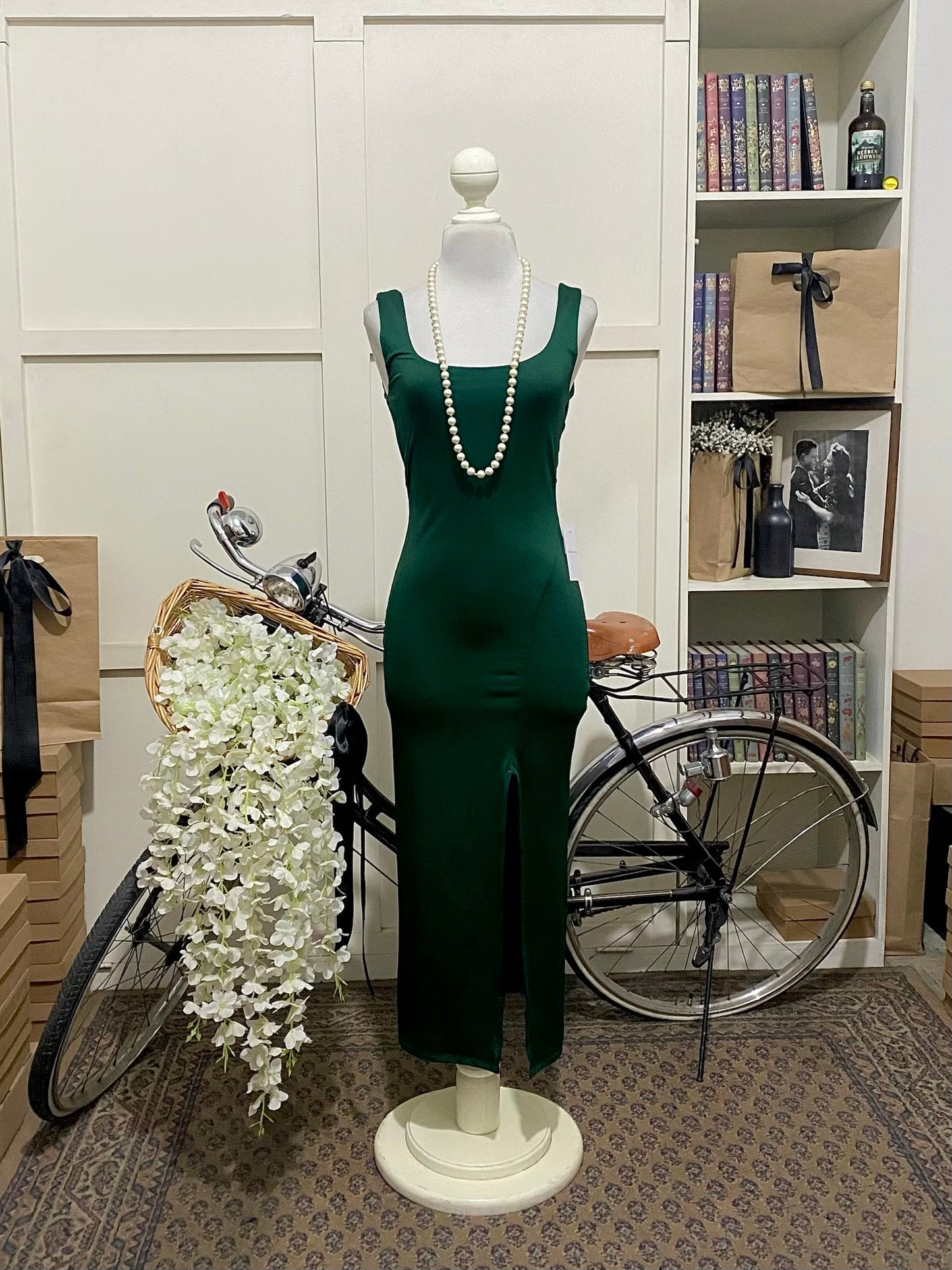 Caliope, vestido midi ajustado verde tirantes