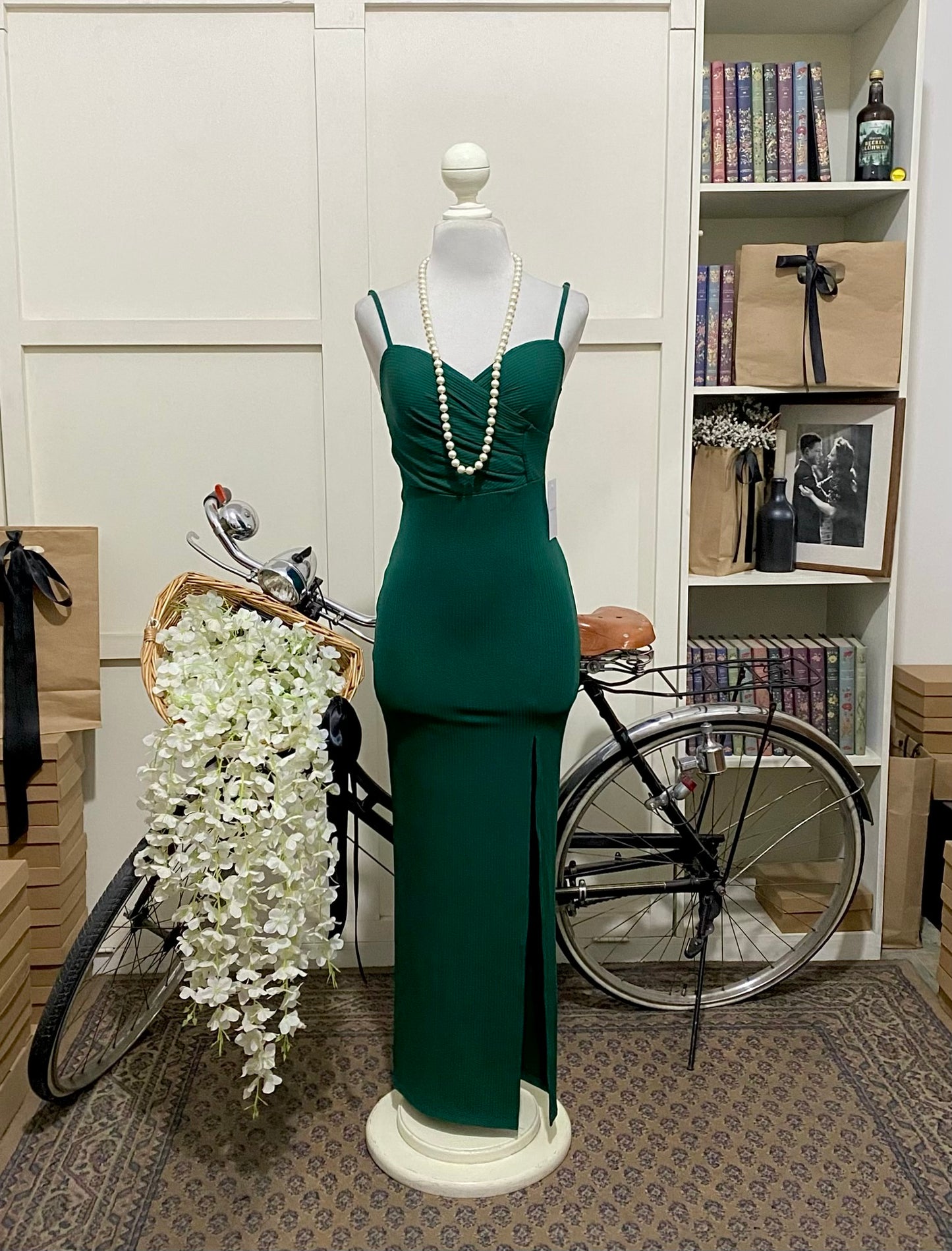 Fery, vestido largo ajustado verde tirantes