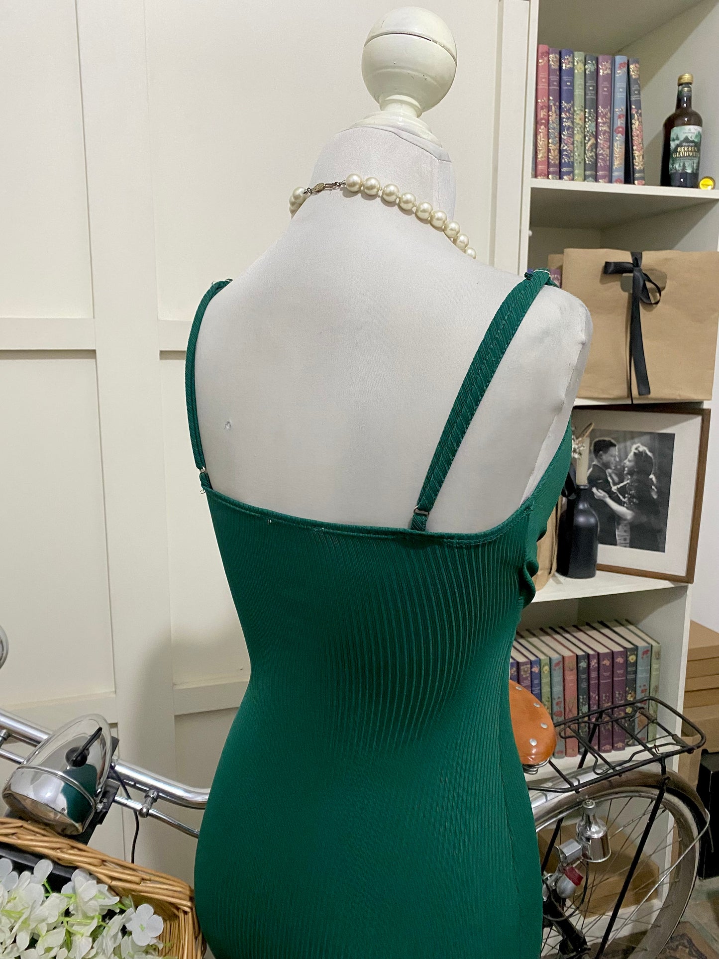 Fery, vestido largo ajustado verde tirantes