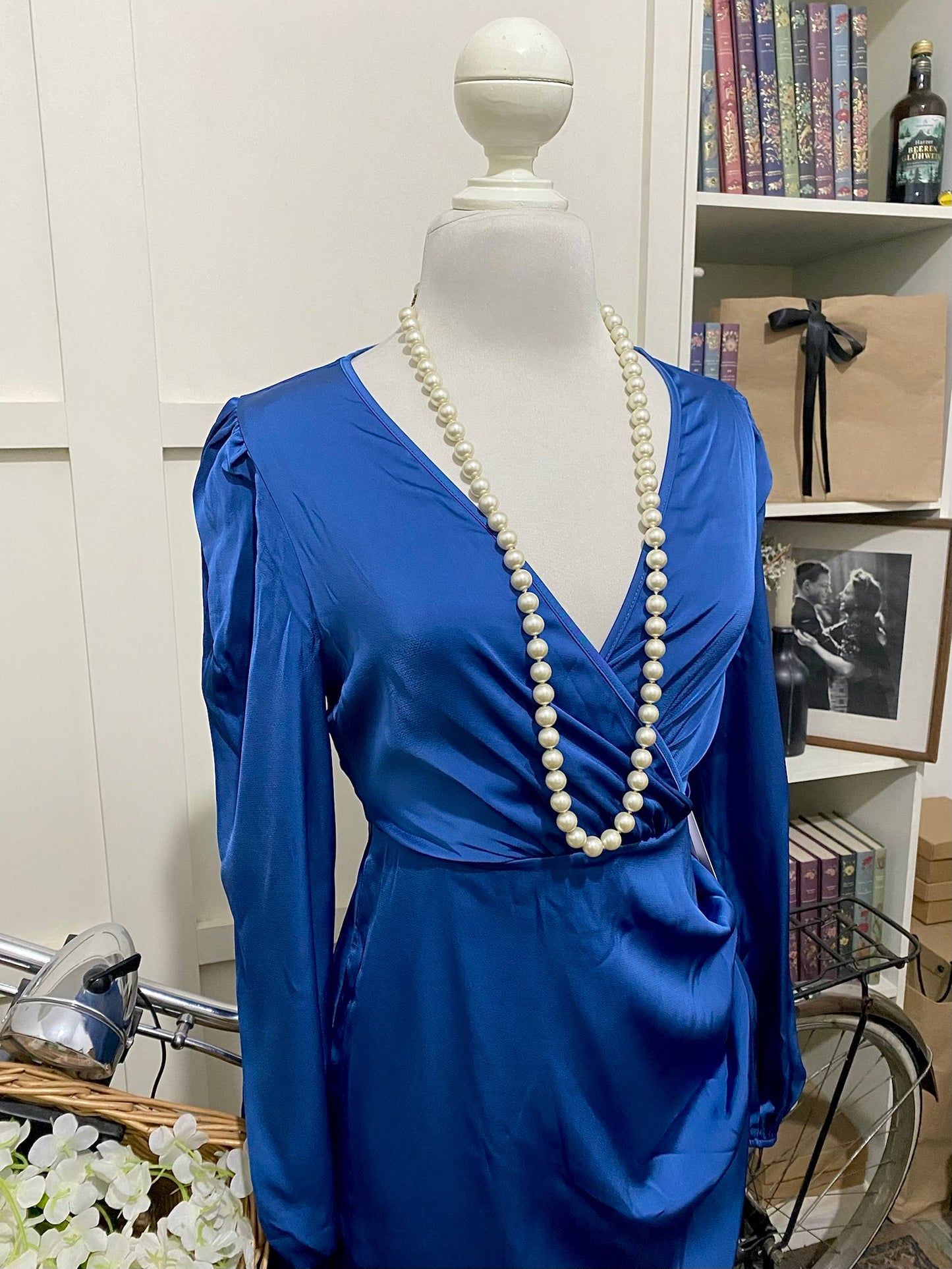 Vestido corto ajustado neblina azul manga larga