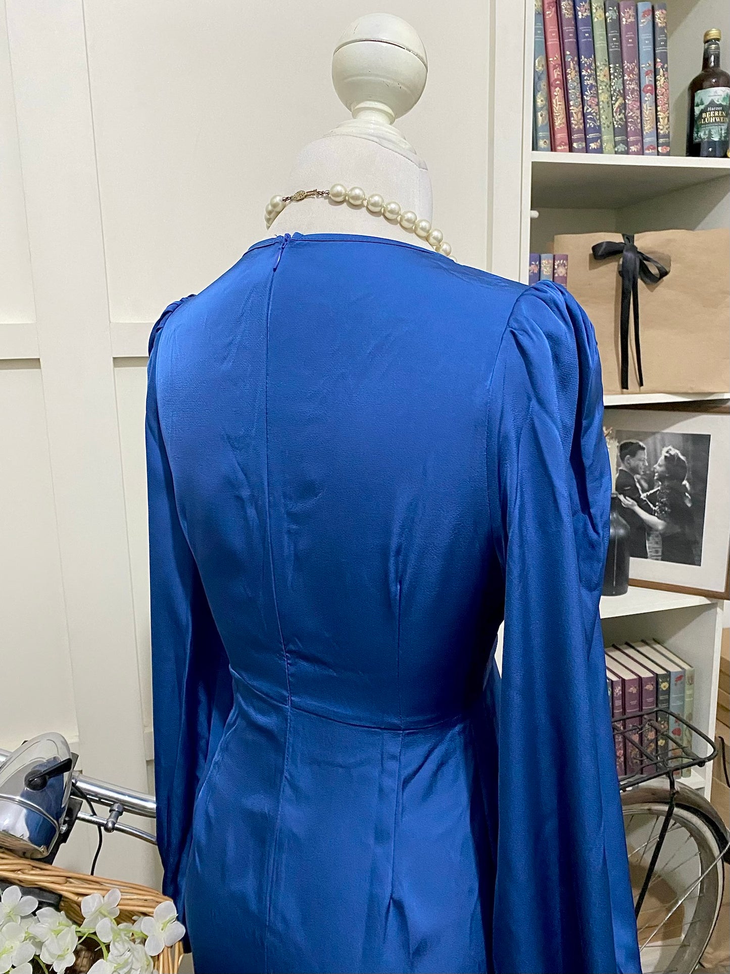 Vestido corto ajustado neblina azul manga larga