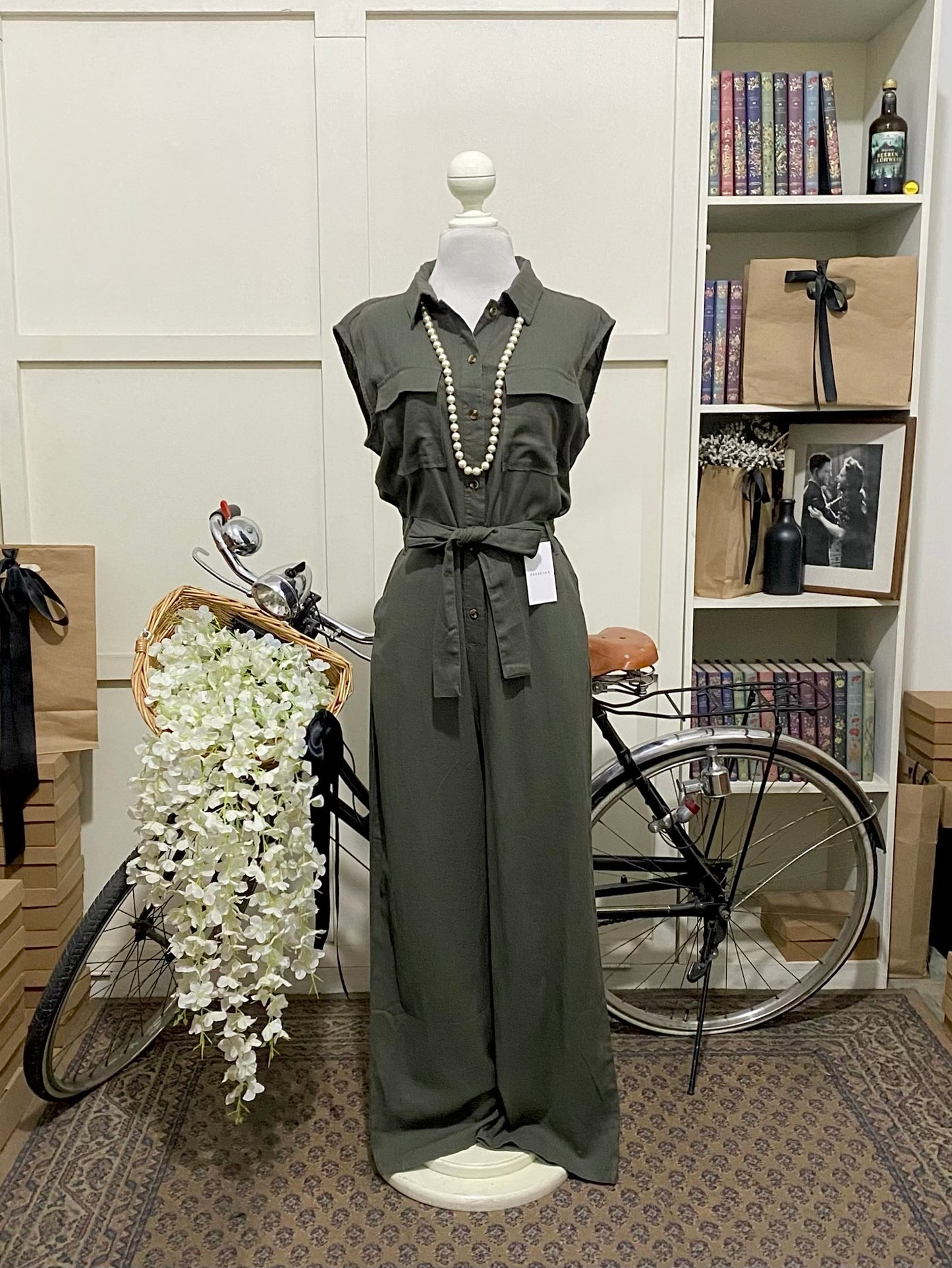 Odetta, enterizo holgado verde militar sin manga