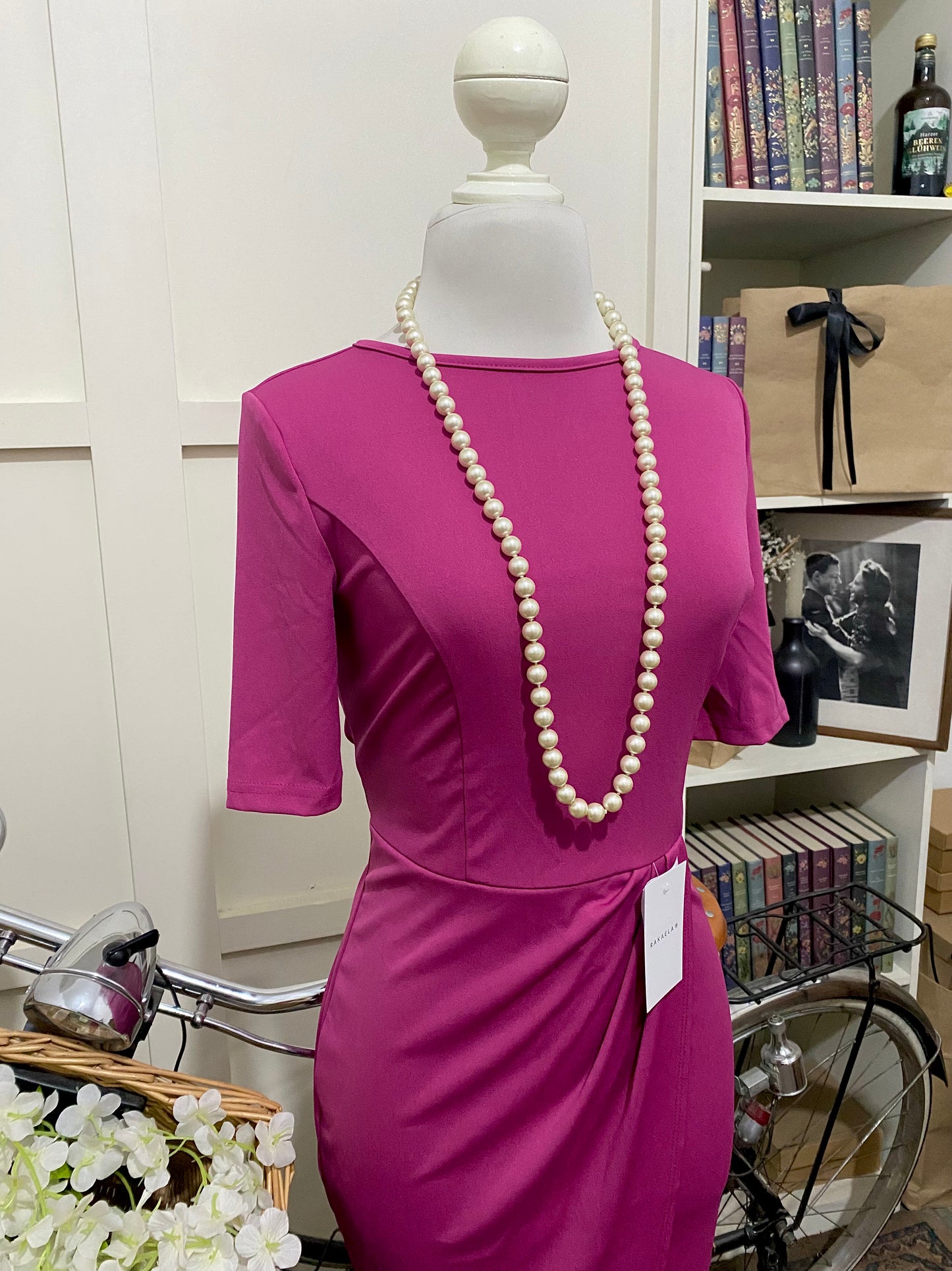 Vestido corto ajustado fucsia manga corta