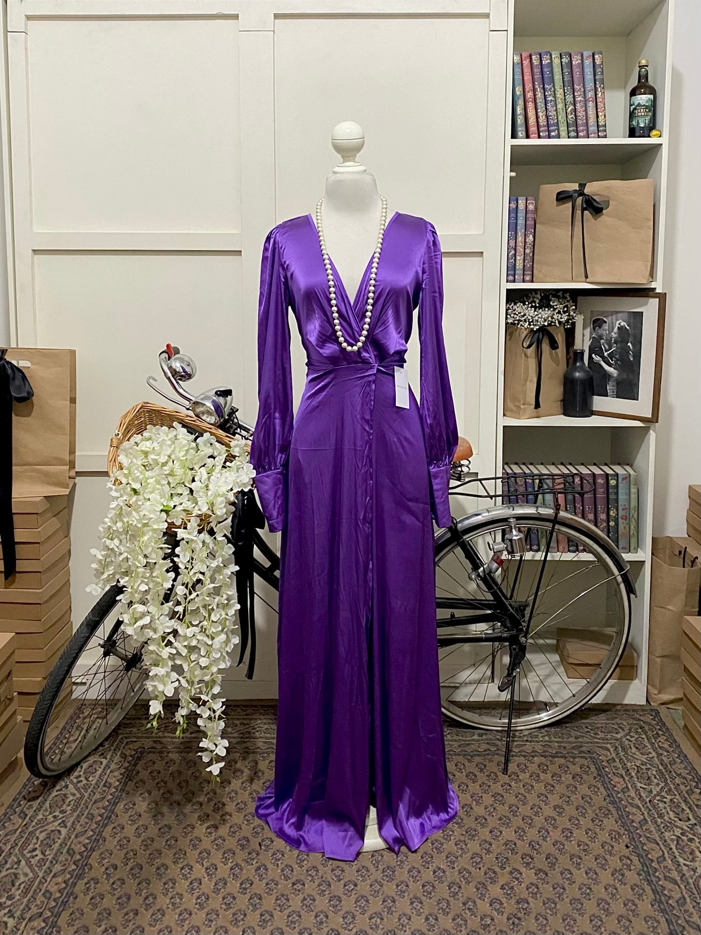 Vestido largo línea A violeta manga larga