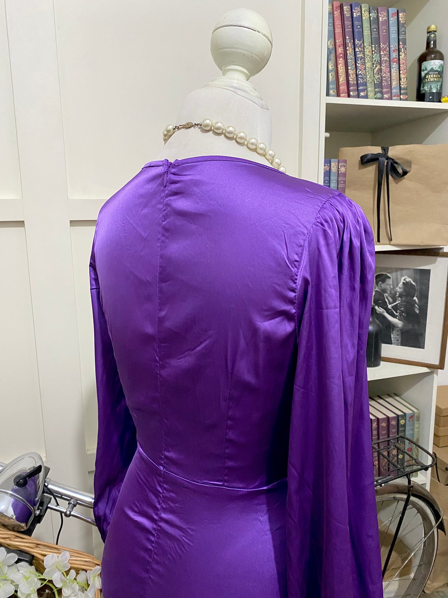 Vestido largo línea A violeta manga larga