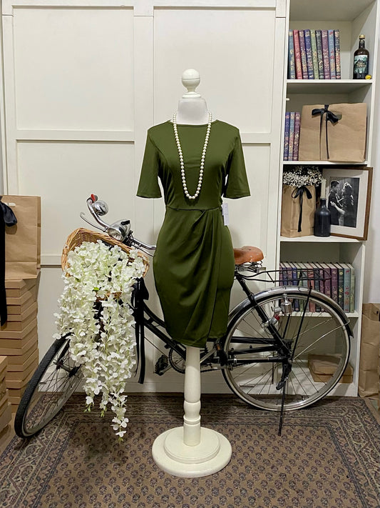 Vestido corto ajustado verde militar manga corta